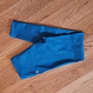 NWOT Fabletics Salar Legging